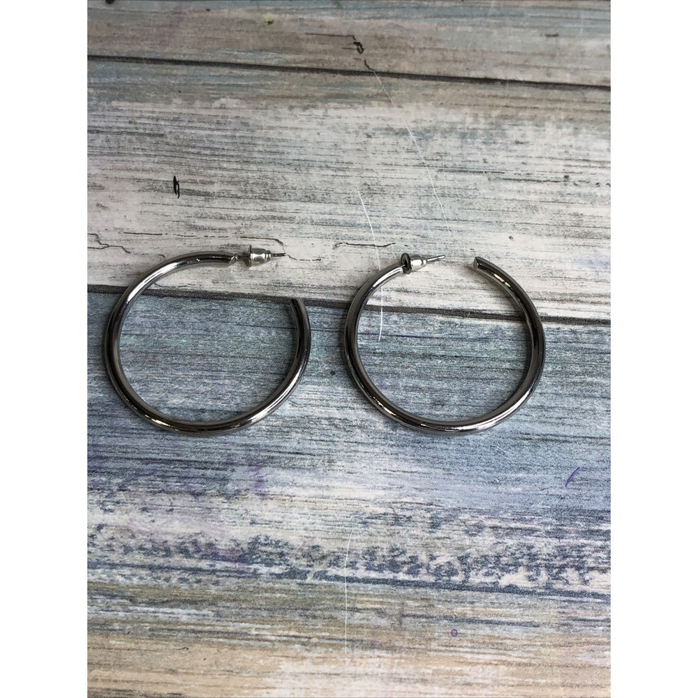 Silver Tone Hoops‎ Earrings 1.5"